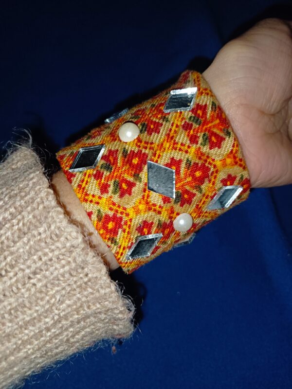 Diy handcuff