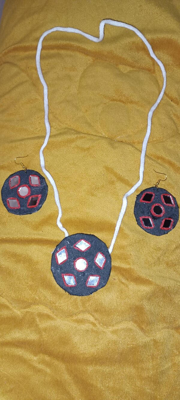 Denim necklace set